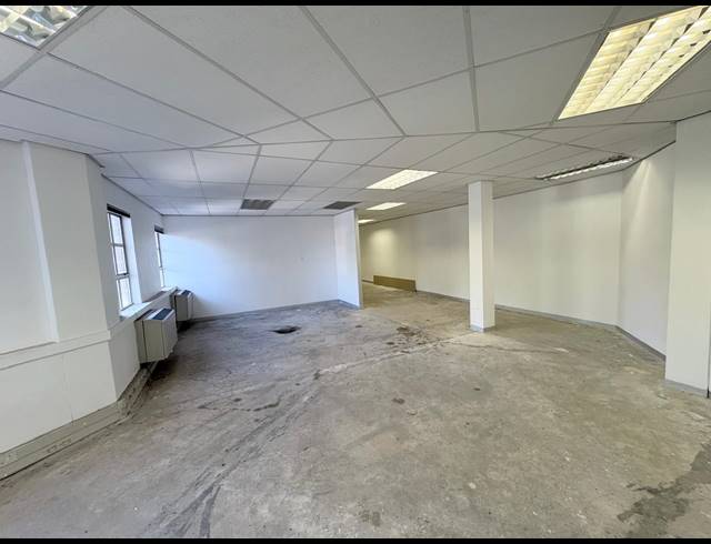 123M² OFFICE TO LET IN FOURWAYS
